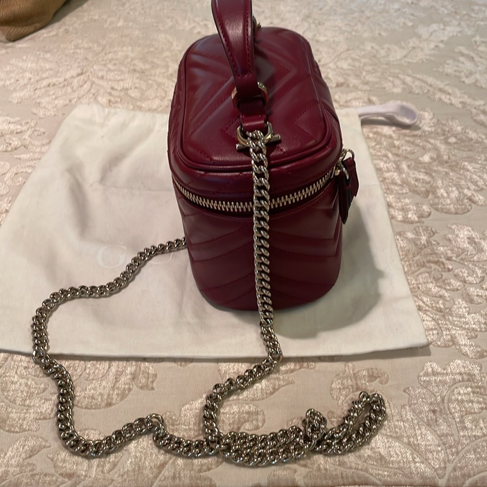 Gucci Burgundy Quilted Crossbody Bag - Picture 2 of 4